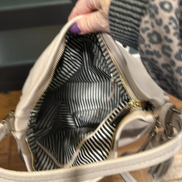 Kate Spade hobo bag light tan / cream - Picture 6 of 9